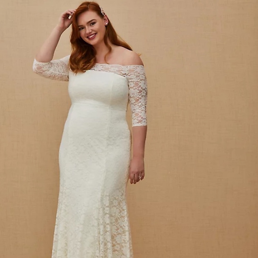Torrid Size 16 Ivory Lace Fit & Flare Off Shoulder Long Sleeve Wedding Gown NWT